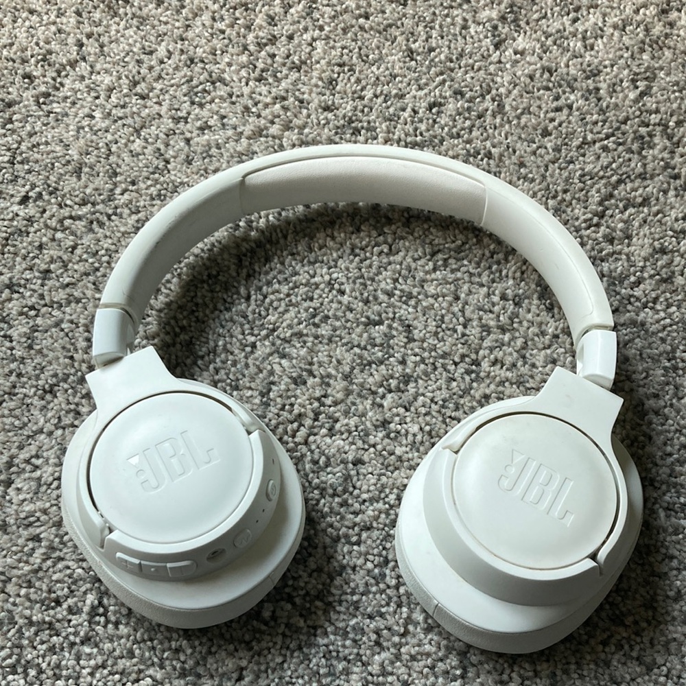 Jbl Bluetooth headphones